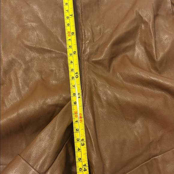 PAIGE Brown faux leather shorts SZ 10 high-rise fit pleated front pockets casual - Picture 8 of 15